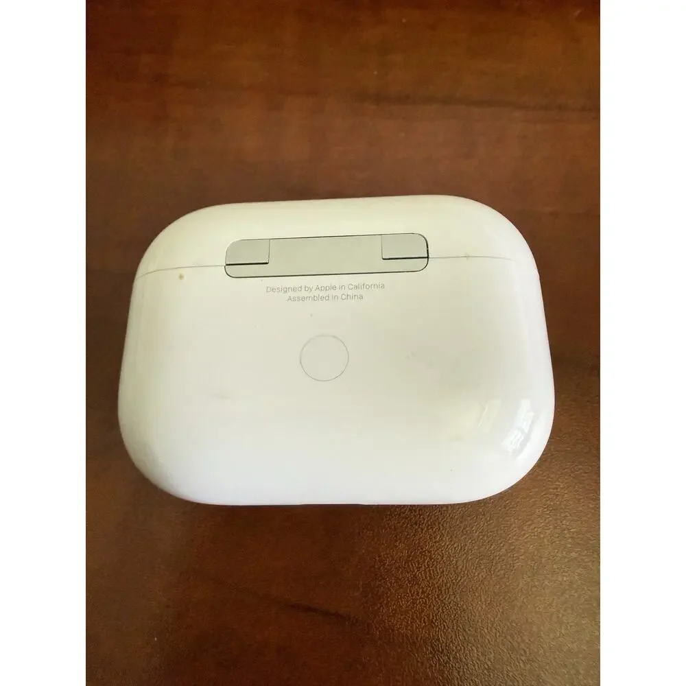 Apple AirPods Pro 2nd Generation Bluetooth Wireless Ear Buds Lightning Charger